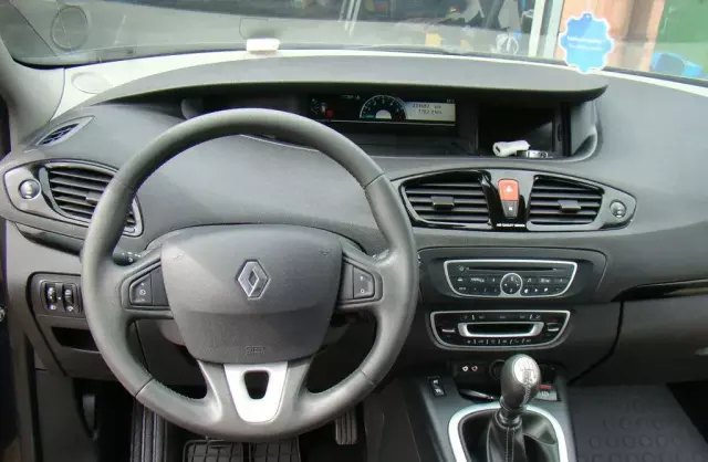 RENAULT Scenic 