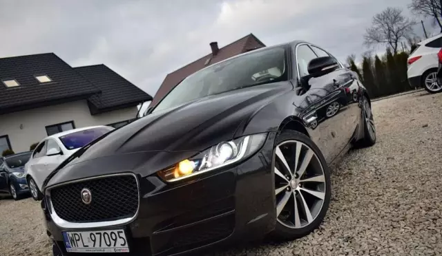 JAGUAR Xe 