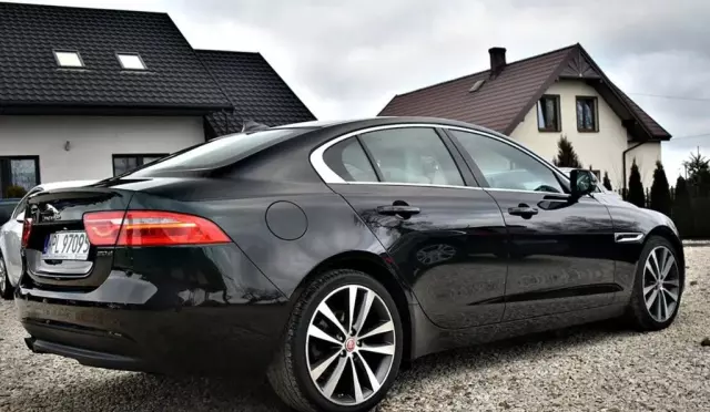 JAGUAR Xe 