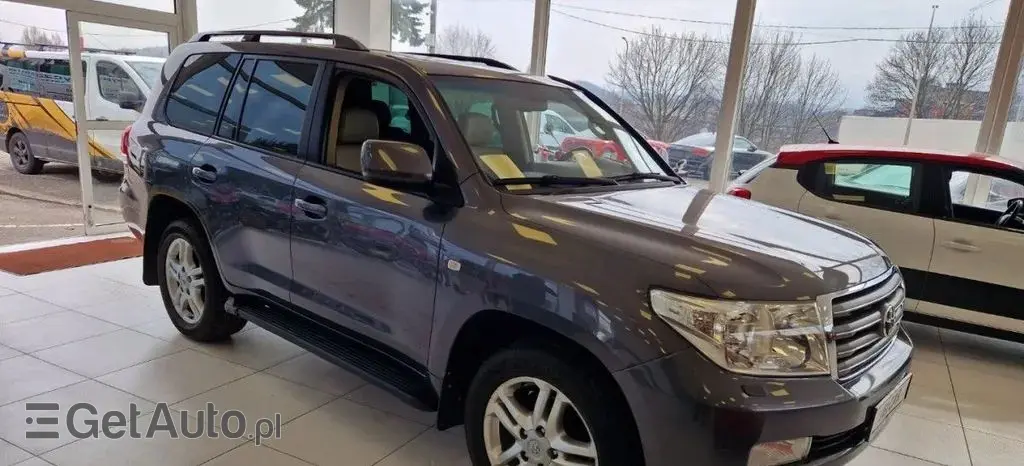 TOYOTA Land Cruiser 