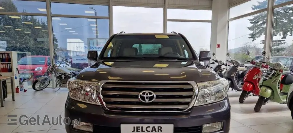 TOYOTA Land Cruiser 