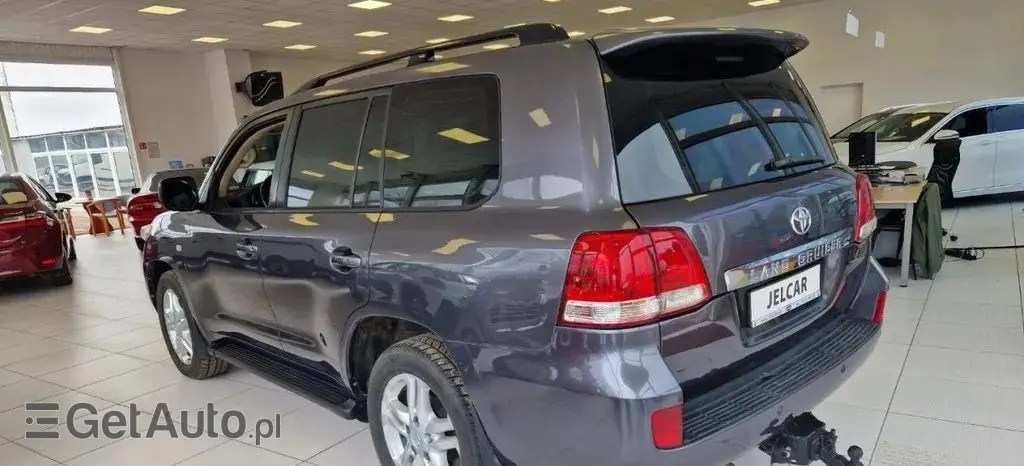 TOYOTA Land Cruiser 
