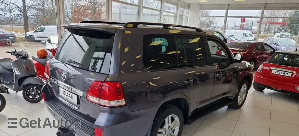 TOYOTA Land Cruiser 