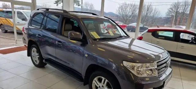 TOYOTA Land Cruiser 