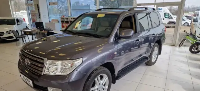 TOYOTA Land Cruiser 