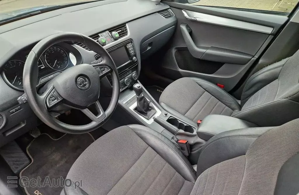 SKODA Octavia 