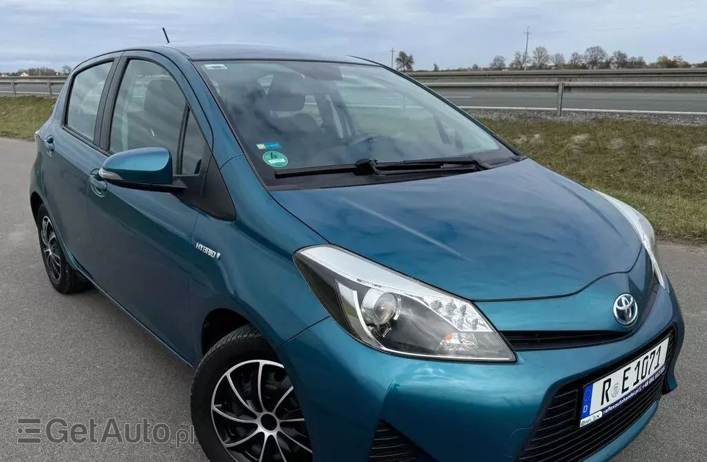 TOYOTA Yaris 