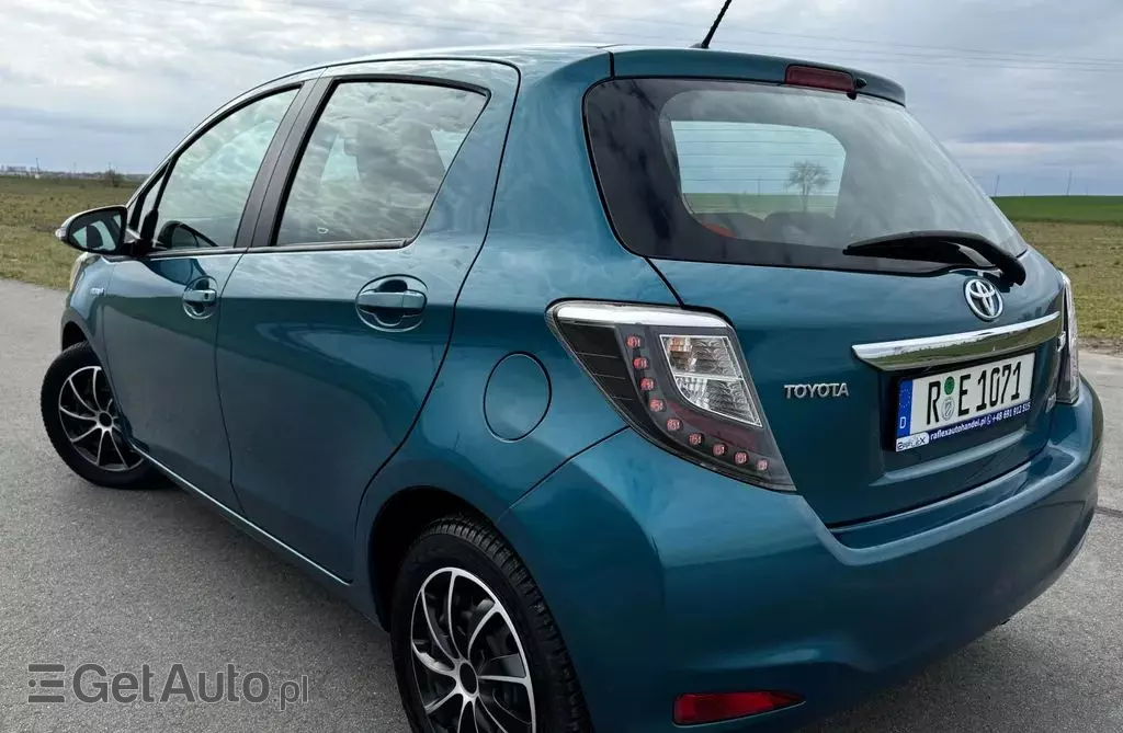 TOYOTA Yaris 