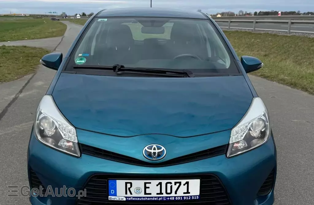 TOYOTA Yaris 