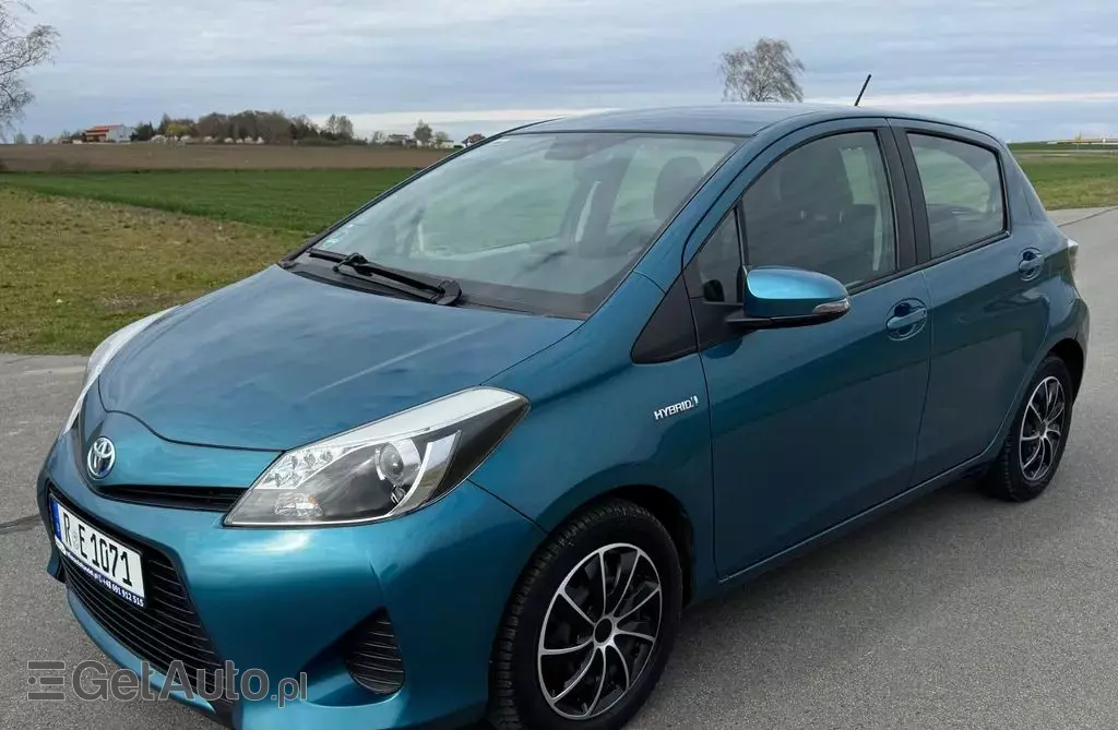 TOYOTA Yaris 