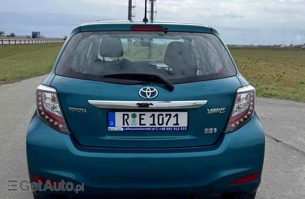 TOYOTA Yaris 