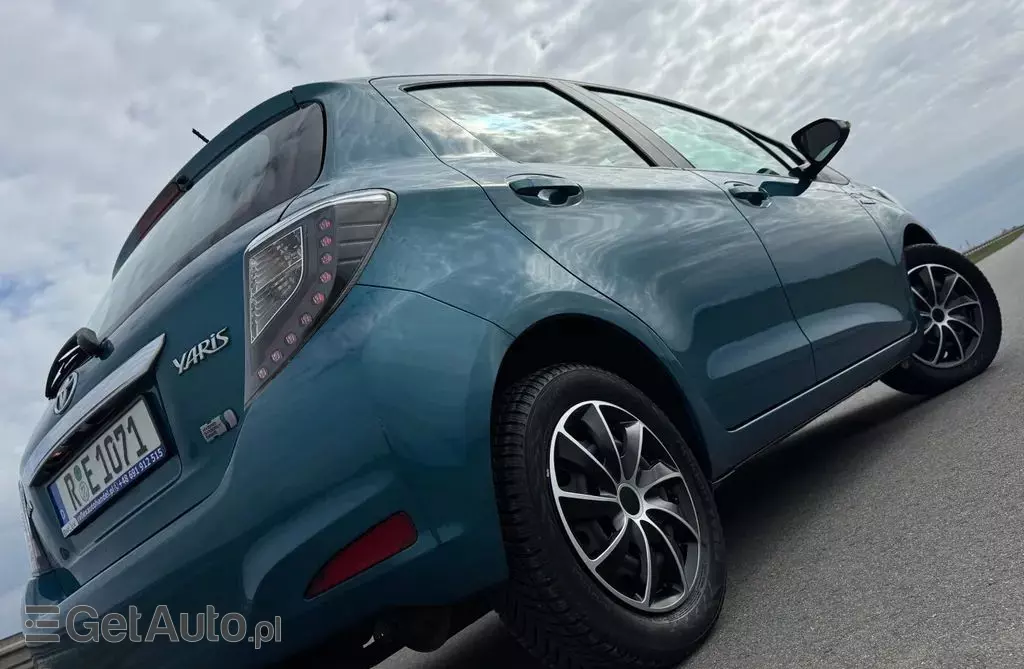 TOYOTA Yaris 