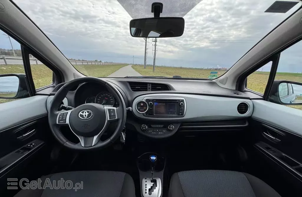 TOYOTA Yaris 