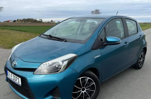 TOYOTA Yaris 