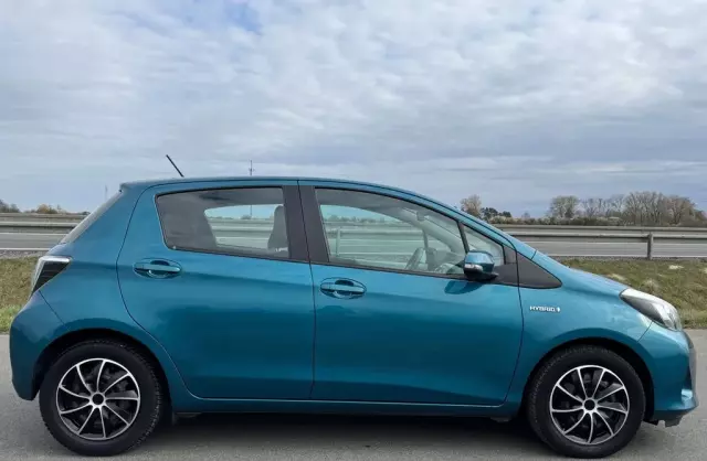 TOYOTA Yaris 