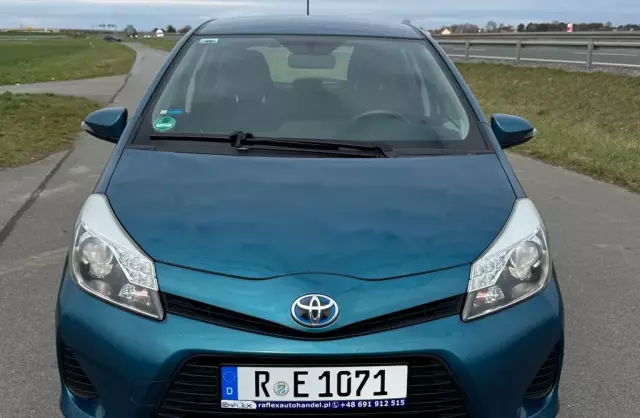 TOYOTA Yaris 