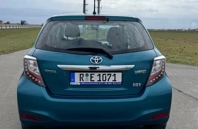 TOYOTA Yaris 