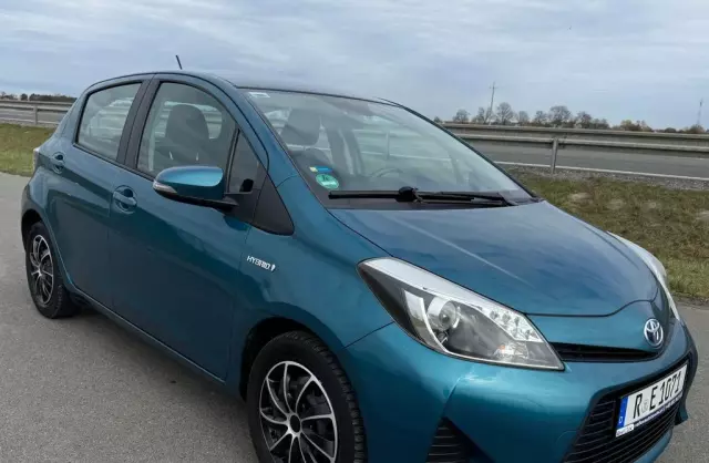 TOYOTA Yaris 