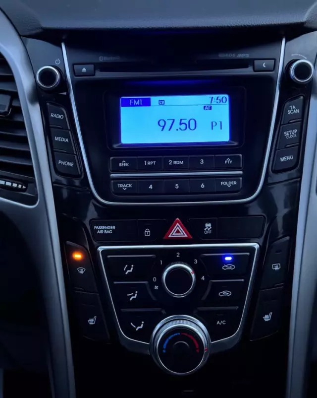 HYUNDAI I30 1.4 Passion