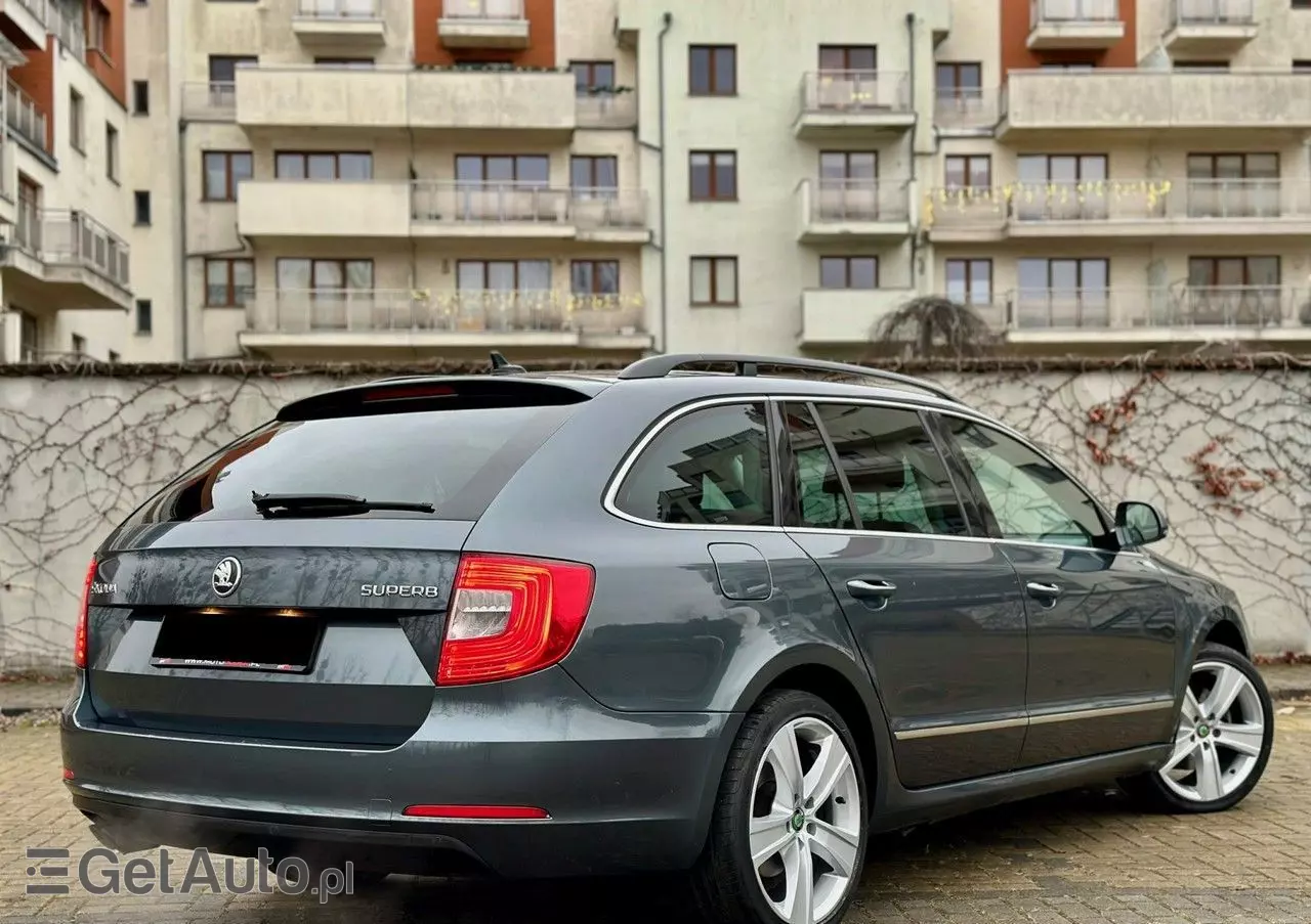 SKODA Superb 1.8 TSI DSG Elegance