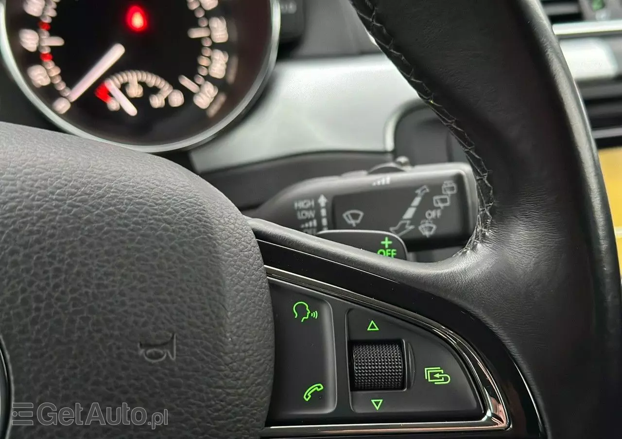 SKODA Superb 1.8 TSI DSG Elegance