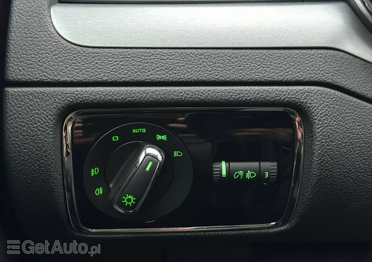 SKODA Superb 1.8 TSI DSG Elegance