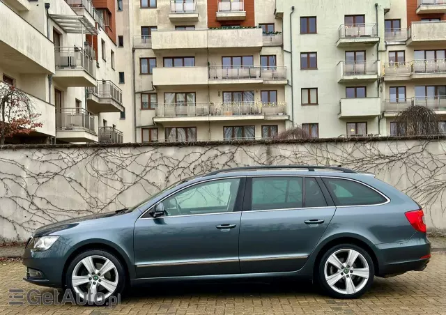 SKODA Superb 1.8 TSI DSG Elegance