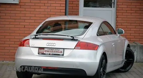 AUDI TT 