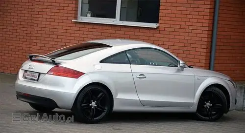 AUDI TT 