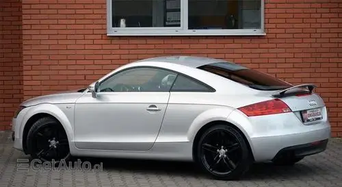 AUDI TT 