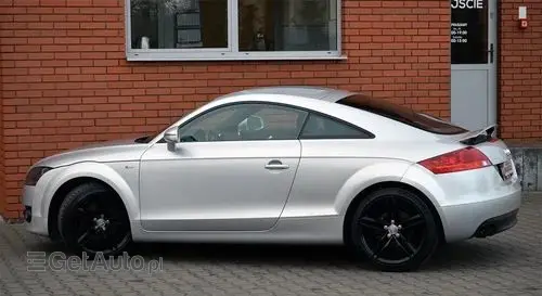 AUDI TT 