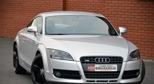 AUDI TT 