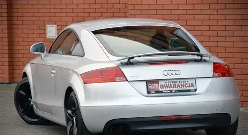 AUDI TT 