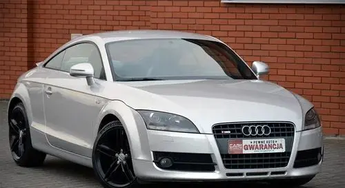 AUDI TT 