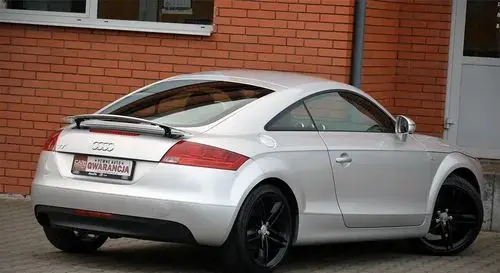 AUDI TT 