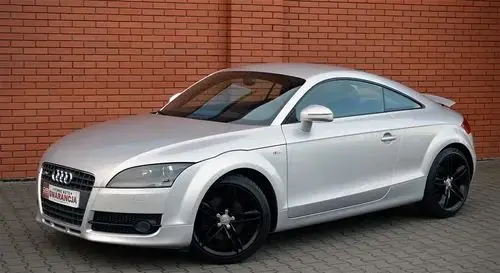 AUDI TT 