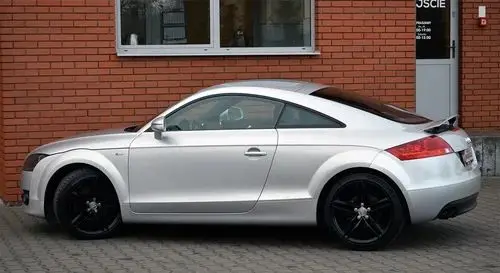 AUDI TT 