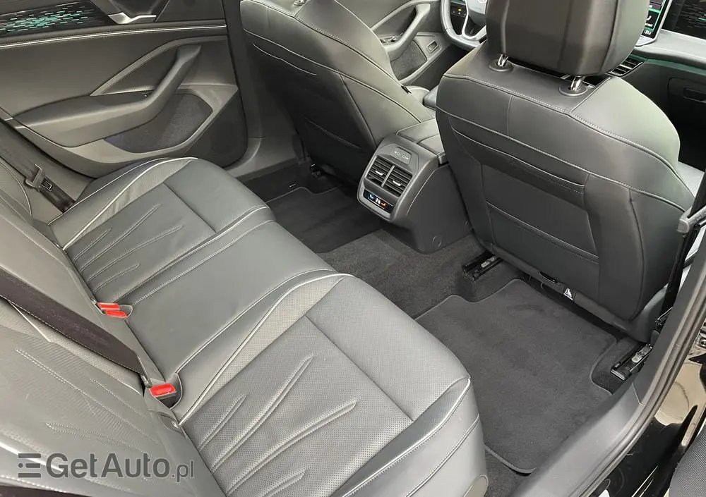 VOLKSWAGEN Passat Variant 2.0 TDI SCR Elegance DSG