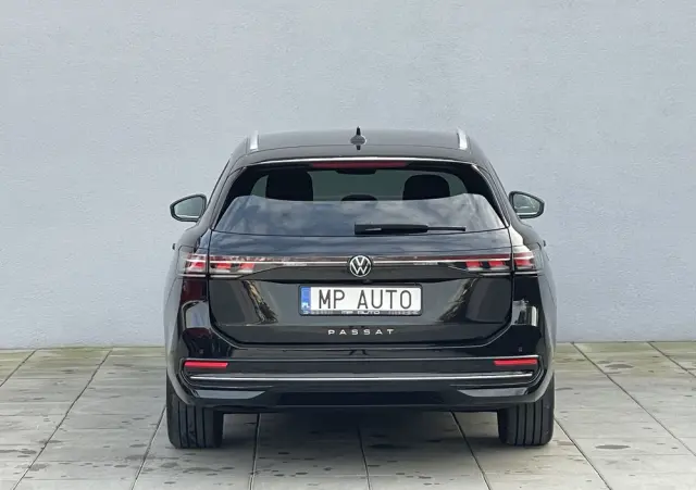 VOLKSWAGEN Passat Variant 2.0 TDI SCR Elegance DSG