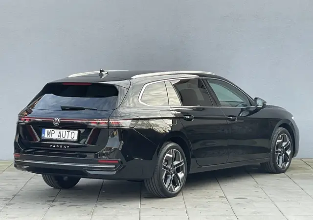 VOLKSWAGEN Passat Variant 2.0 TDI SCR Elegance DSG