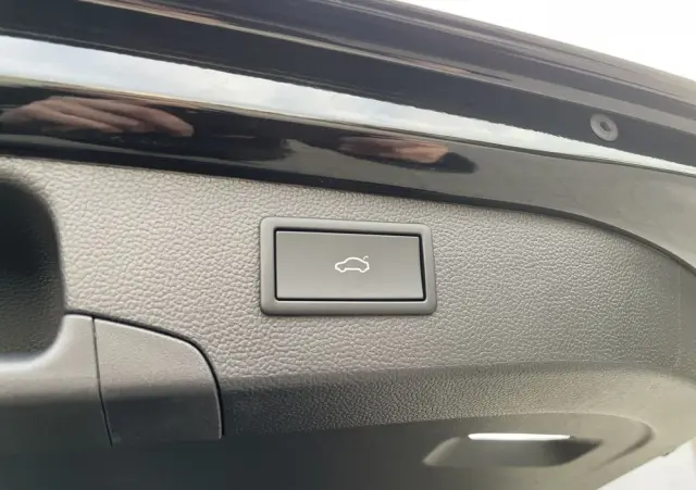 VOLKSWAGEN Passat Variant 2.0 TDI SCR Elegance DSG