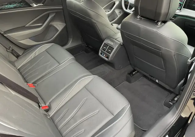 VOLKSWAGEN Passat Variant 2.0 TDI SCR Elegance DSG