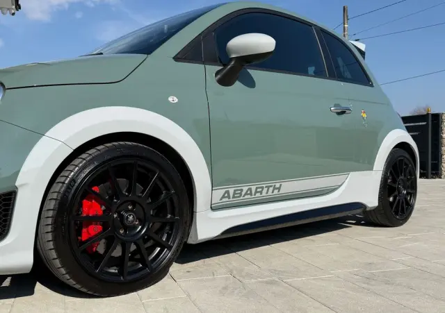 ABARTH 695 1.4 T-Jet 16v