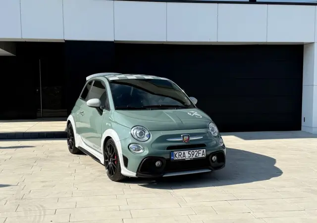 ABARTH 695 1.4 T-Jet 16v