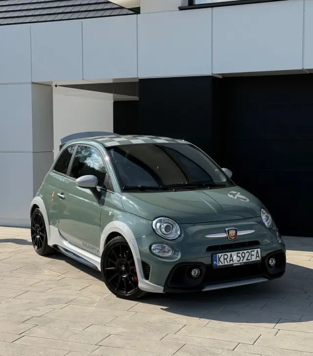 ABARTH 695 1.4 T-Jet 16v