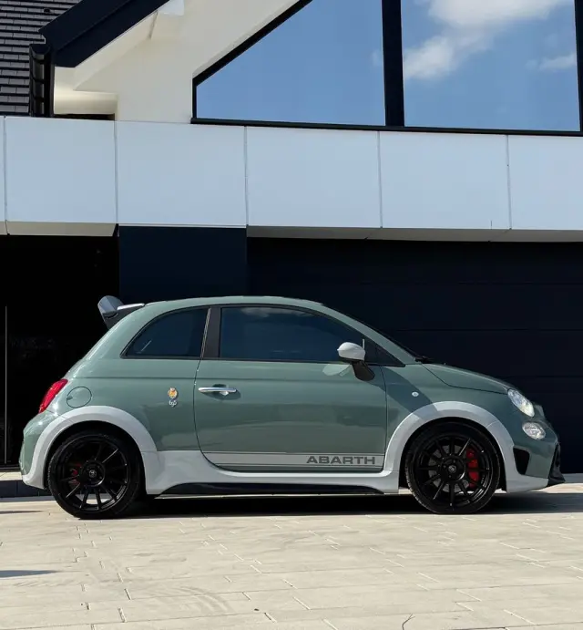 ABARTH 695 1.4 T-Jet 16v