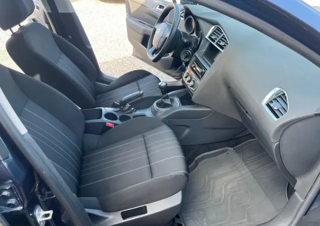 CITROËN C4 VTi 120 Attraction