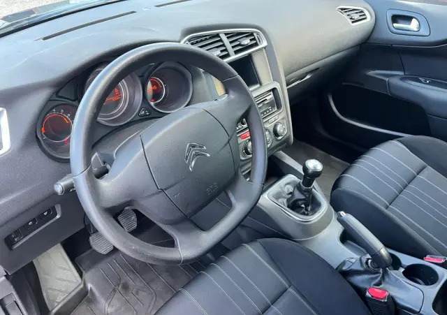 CITROËN C4 VTi 120 Attraction