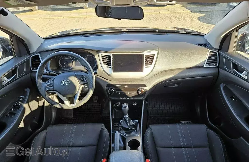 HYUNDAI Tucson 