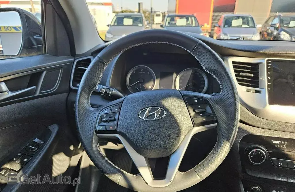 HYUNDAI Tucson 